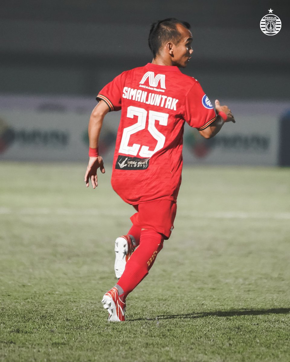 Persija_Jkt's tweet photo. Bagaimana penampilan Riko Simanjuntak dalam 2 laga awal BRI Liga 1 2021/2022 ini, Jak? 🤔

#DukungDariRumah #BelieveIn12 #PersijaJakarta https://t.co/sW0HRV17q1