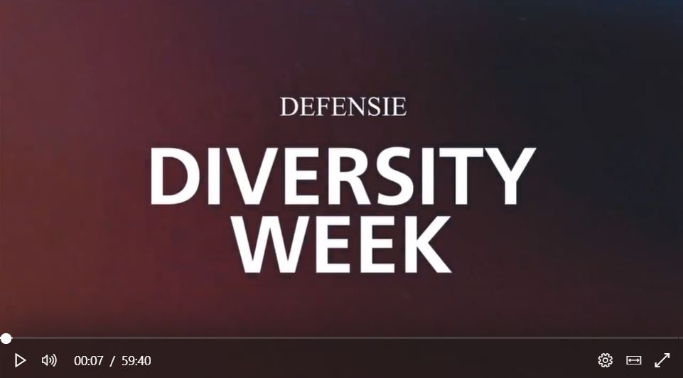 YoungSpiritDef's tweet image. #levensfase versus werken @Defensie centraal in interview. Webinar generaties en verschillen - #jezelfzijnwerkt #diversityweekdefensie (2020) web.microsoftstream.com/video/0576e468…
