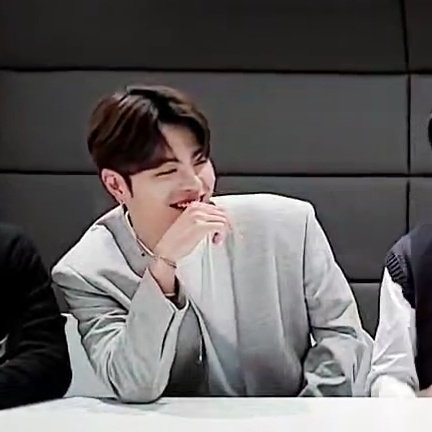 junhoefolder_'s tweet photo. you look so beautiful when you're happy, juneya @tkwpcnfak

TO6ETHER WITH iKON
#6StrongYearsWithiKON
#아이콘6주년축하해 @YG_iKONIC https://t.co/xbKU7P26Pr