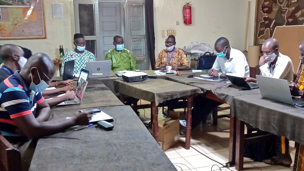 ceda_mali's tweet photo. MERCREDI15/09/2021
3ÈME JOUR DE L'ATELIER MÉTHODOLOGIQUE DU PROJET #JIKURA #HELVETAS
#DEBRIEFING & #ADOPTION DES #OUTILS D'AUTO-ÉVALUATION
#CEDAMALI
@Helvetas https://t.co/MRmC7WFg8y
