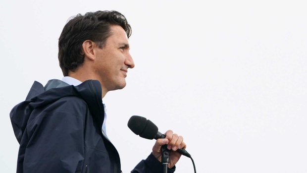 Liberal Leader Justin Trudeau defended his comments in a heated exchange with a heckler in British Columbia. Kevin Gallagher has more. ctvnews.ca/video?clipId=2…