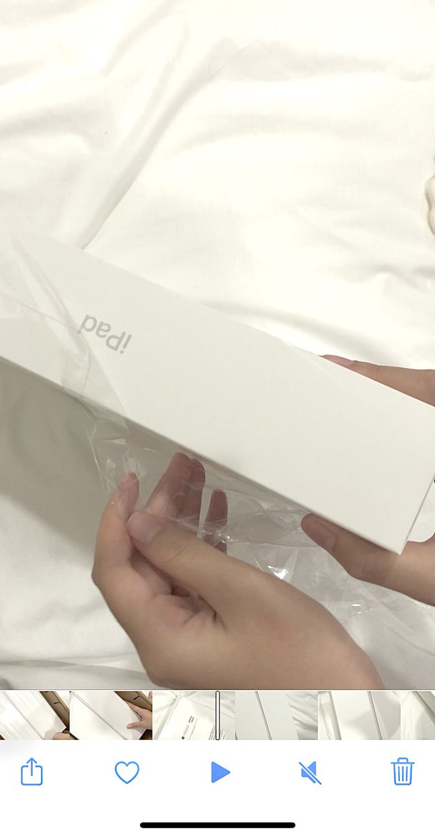 lysaturdae's tweet image. just got my new ipad! 💭^_−☆