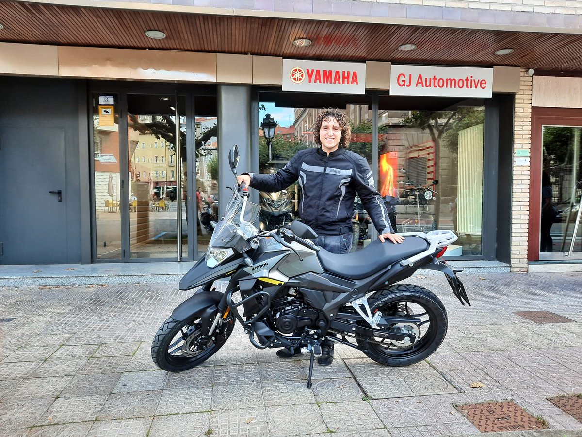 GJ_Automotive's tweet photo. 👋!Álvaro Sancho ya tiene a su nueva compañero para surfear las curvas de la carreteras! ✔✔
🏞 Disfruta de la experiencia Motron al máximo.  👌👌
💥💥 ¡¡¡Felicidades!!! 💥💥
📲https://t.co/690B6a2RqJ
#compra #motron #gjautomotive #concesonario   #compañiaperfecta #Burgos https://t.co/T2z6bKVc2Z