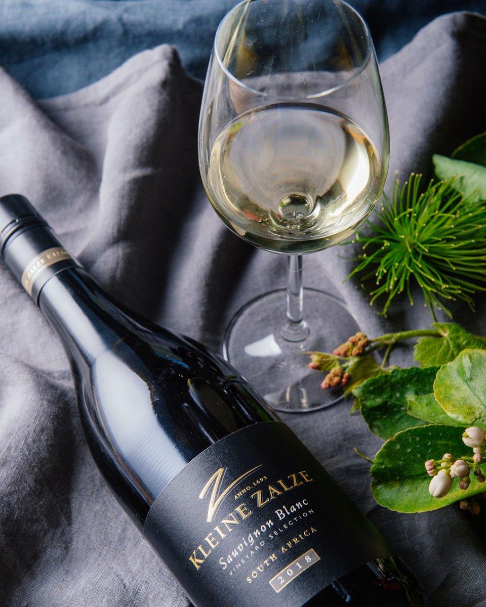 Explore and discover our range of Kleine Zalze wines. South African in style, these wines are refreshing, well balanced, and well-suited to many different foods.

bit.ly/3lo1nbD

#SouthAfrica #southafricawine #winewednesday