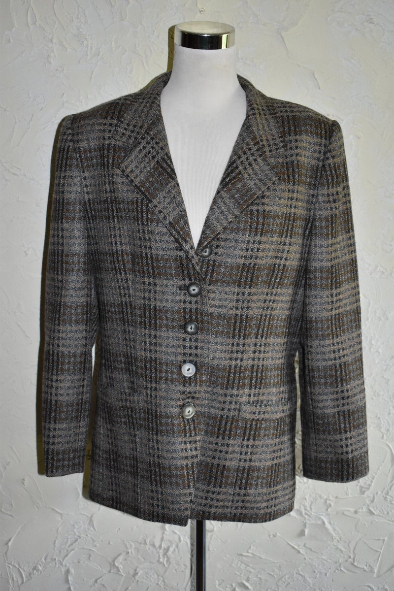 Wisdom_Lane's tweet image. Vintage Evan Picone Brown Plaid Button Front Ladies Jacket Or Coat Boyfriend Look Size 14 100% Wool tuppu.net/1ed0d8fc #WisdomLane #ButtonFront