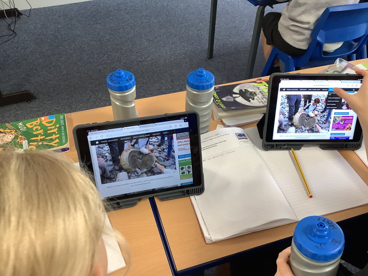 StAgnesY3's tweet image. Investigating how fossils are made in science today using our iPads for research. #stagnesscience #stagnescomputing