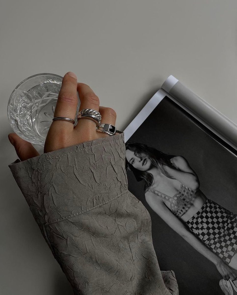 WekkinsJ's tweet photo. slow down your life🥛
 @minimalandcozy 

Visit our website：
https://t.co/4tMBJNNPXn
📮：service@wekkins.com

#jewelry #accessories #ring #earringsoftheday #necklaceoftheday #parisian #chicaccessories #outlookmagazine #silverjewelrydesign #goldenjewelry #élégant #chilllife https://t.co/NHdzyiuTbj