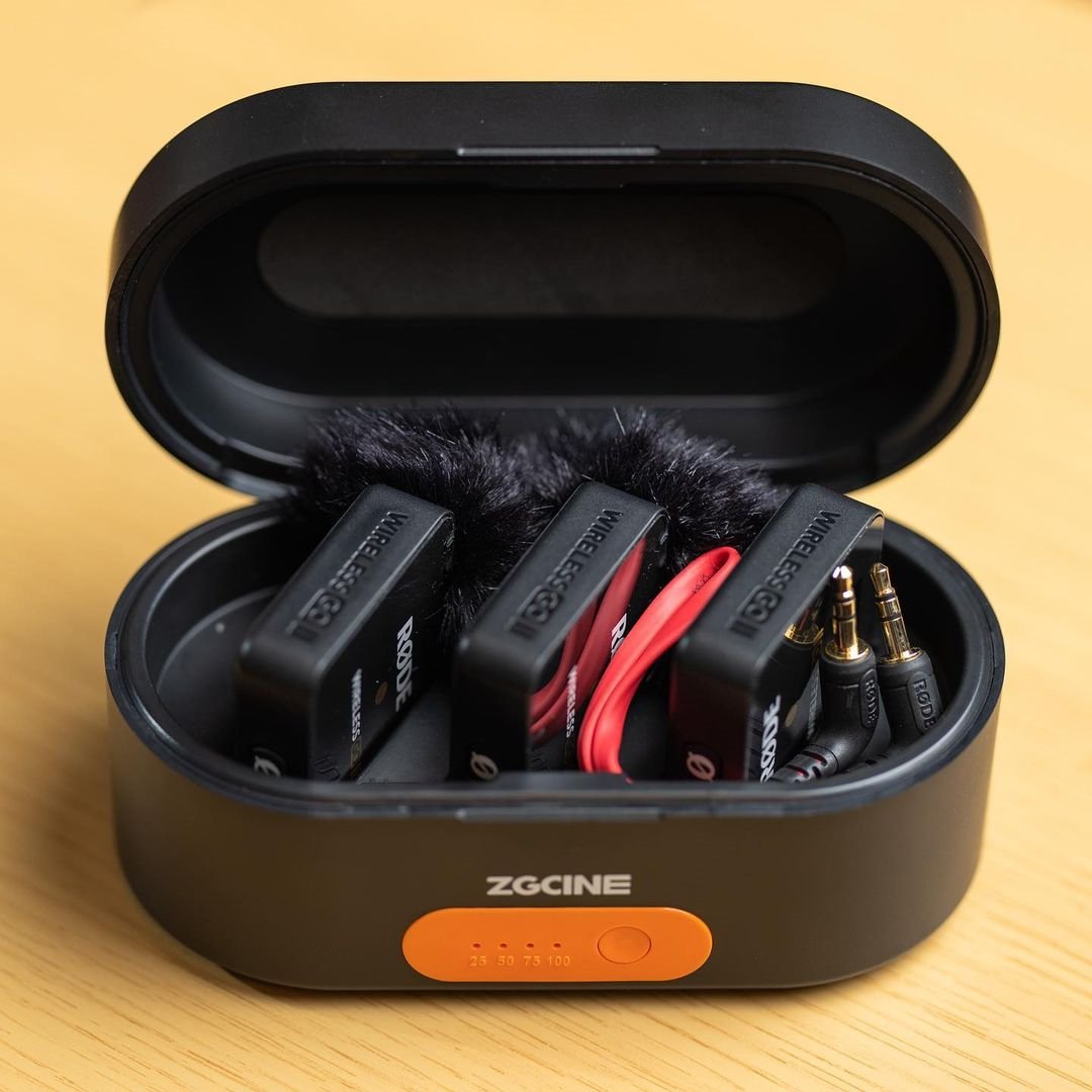 pergear's tweet photo. Also a good case for storing Rode Wireless GO II
Credit: @scottdumas_jp
Shop ZGCINE fast charging case >> https://t.co/hVj7kXtZr0
#pergear #zgcine #rode #rodewirelessgo #rodewirelessgoii #fastcharging
@rodemics https://t.co/dbr1L5E3dg