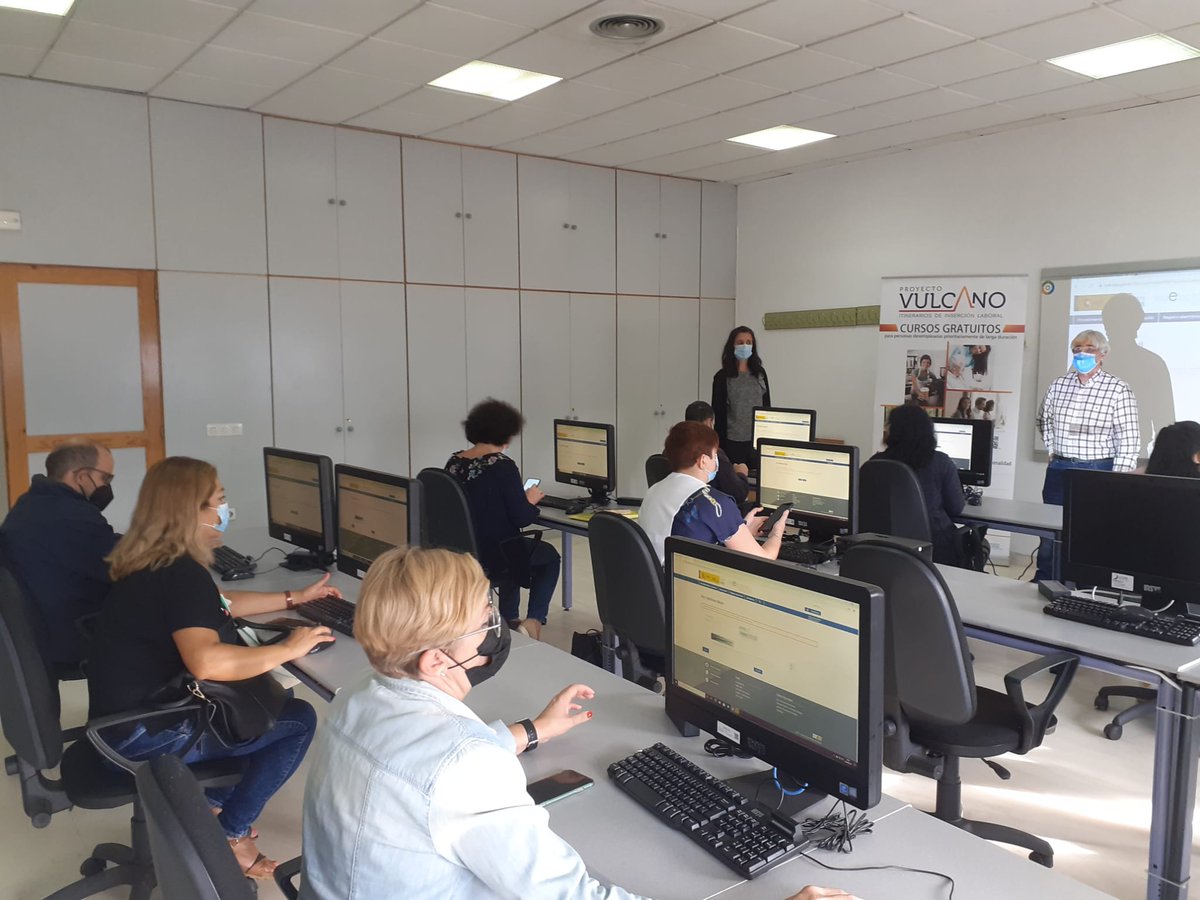 CIFE_Fuenla's tweet photo. Hoy comienza el curso con certificado profesional sobre "Actividades Auxiliares de Comercio" del Proyecto Vulcano. Este itinerario va desde Septiembre a Diciembre.
#CompromisoCIFE #AlíateConFuenlabrada https://t.co/aW4MZnMN6N