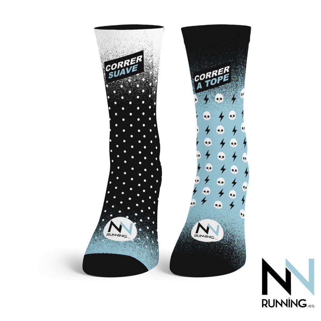 Runedia's tweet photo. ¡Ya puedes hacerte con los calcetines de https://t.co/bG5H72aXx7 diseñados por BRUSH Willis !

Los encontrarás en el link siguiente, ¡corre que se agotan!

👉https://t.co/RyrOfaegsQ https://t.co/P8KCyIjfVw