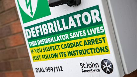 WE'RE RUNNING FOR A DEFIBRILLATOR! 3 members of our team are running the Herts Half Marathon to raise £ to buy a defibrillator for Oxygen Recovery. The defib will serve our charity, local community & residents. Pls sponsor us at givey.com/runningforadef… #runningforadefibrillator