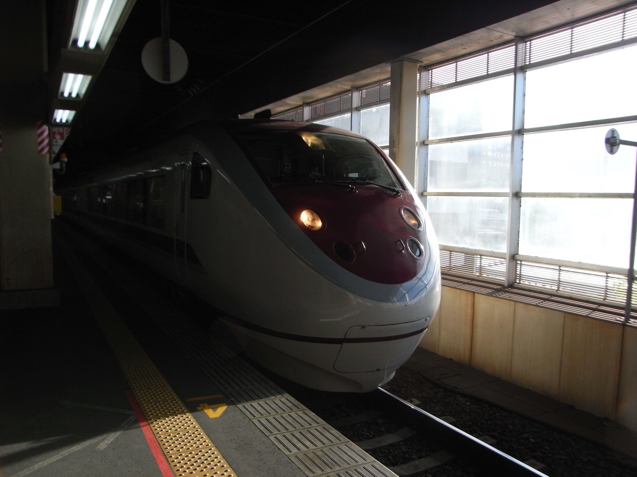 大流行中 681系スノーラビット 特急はくたか 金沢 越後湯沢 Qdtek Vn