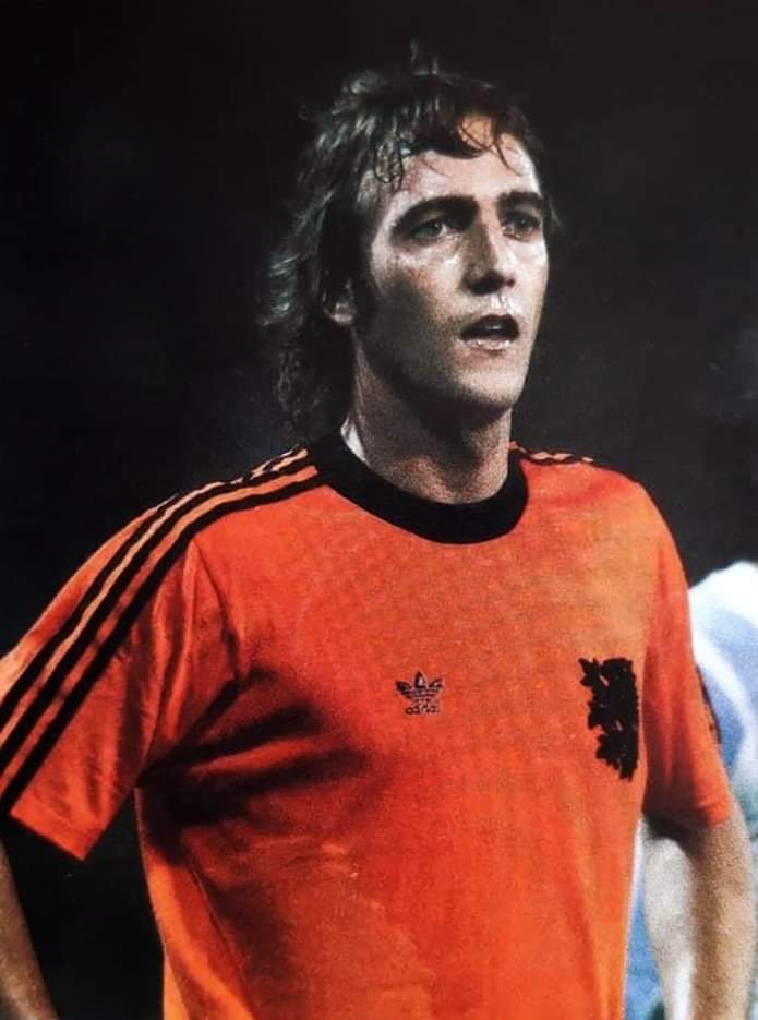 Happy birthday
Johannes Jacobus \"Johan\" Neeskens (70) 