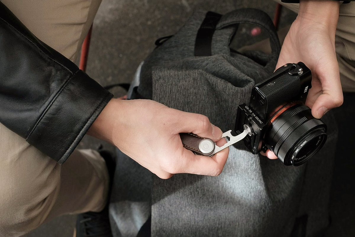 Designed with functionality in mind, the Orbitkey multi tool is compact and lightweight, ideal for everyday use.
