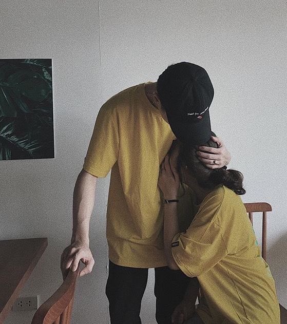 so___ra31's tweet photo. 💛「ねえ今日俺らの服の色味似すぎじゃない？」
🤎「え、やば！似すぎっていうか一緒じゃん！てか💛のメンカラで被ってるしなんか照れる」
💛「俺のこと大好きじゃん☺️」
🤎「だねぇ☺️」

#9雪で妄想 
#あなたもメンバー https://t.co/Jk9iczmCd0