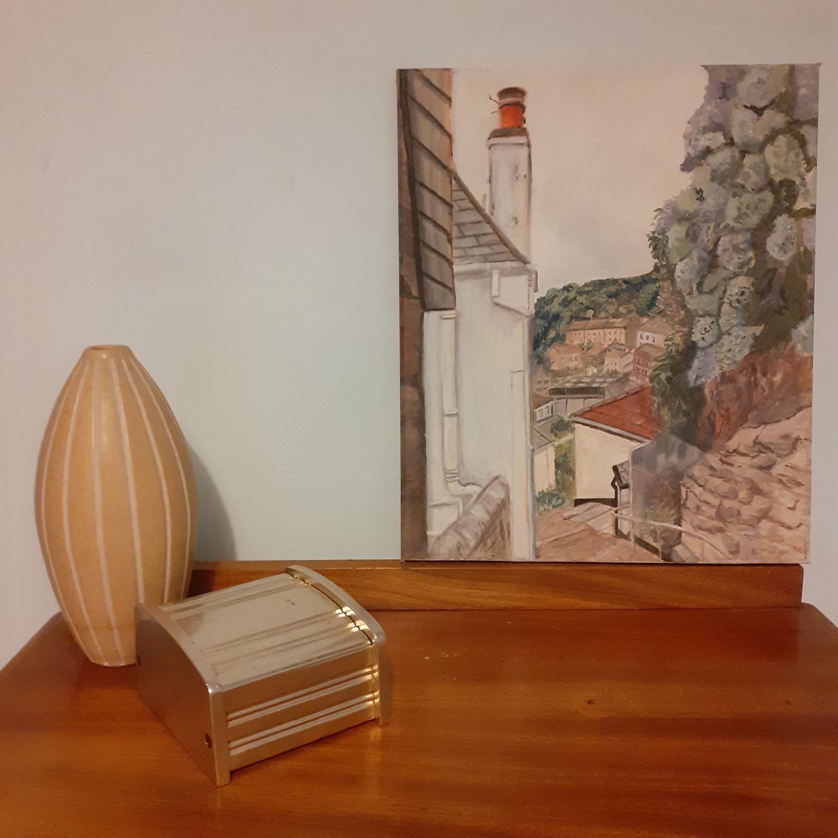 lmalyondraws's tweet photo. A month left to view my oil paintings of Bristol &amp; beyond at the @GrainBarge #delawarrpavilion #southerndownbeach #cornishcottages #watertower #purdowntower #dowerhouse https://t.co/fEEKjDzlSl