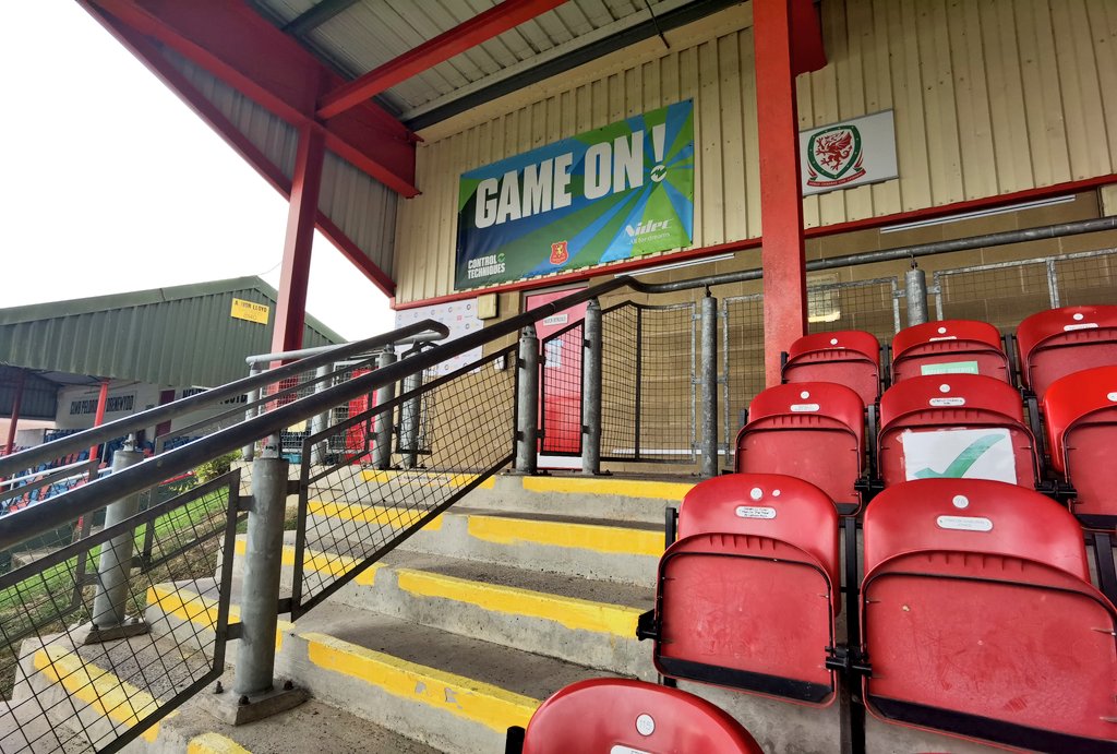 NewtownAFC's tweet photo. New @CT_Drives replacement signs have been put up this morning. https://t.co/QBEvEcOjWK