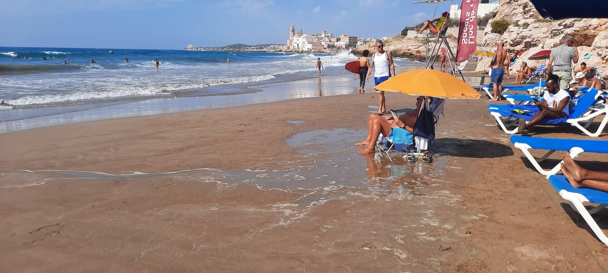 De nou dia de #rissagues constants a #Balmins  #Garraf...el mar baixava 15 metres I en pujava 15 a 20 m, enganxant alguns "platjers" #seixes 15 #setembre2021
