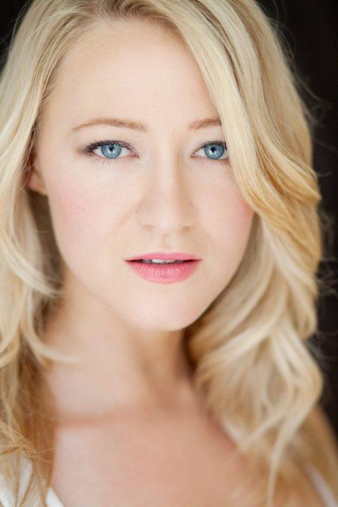 Theatre nurse @siobhanhewlett is Penny Haggard in the murderous events in The War of the Rose 🌹 #McDonaldandDodds

Did you know? Siobhán’s great grandparents ‘Loch &amp; Lomond’ were renowned Variety performers, as were her grandparents who met performing at The Nuremberg war trials