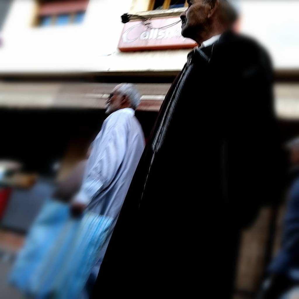GozeChristophe's tweet photo. "Man in djellaba" Lounge Photo by Christophe Goze https://t.co/FOFDgjhnR7 https://t.co/51g8pg7VXM