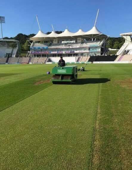 Crestwood_DfE's tweet photo. 🏏CRICKET🏏

If you love cricket, and you’re free this weekend, come along to the Ageas Bowl this Sunday at 7pm, to support Mr Buckingham and his team @HNBCC1 It’s free to all, everyone is welcome! 
Good Luck Mr B! ❤️

#AgeasBowl #CrestwoodCricketLegend @TheAgeasBowl #Cricket https://t.co/JYw3pmGSIR