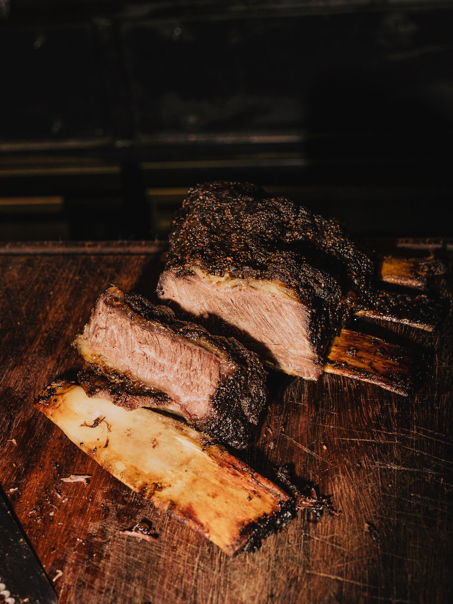 Charfoodguide's tweet photo. Sorry for ruining your lunchtime and making you look down at your sad sandwiches in dispair⁠⁠
⁠⁠
But here are some shnaps from when @Mister_S_Dublin's smoked beef shortribs got a close-up⁠⁠
⁠⁠
📸 George Voronov https://t.co/tDf3jeASYM