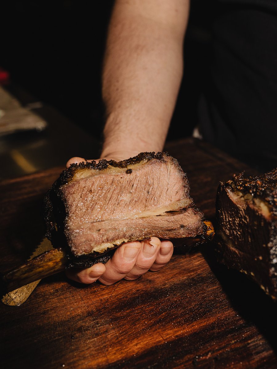 Charfoodguide's tweet photo. Sorry for ruining your lunchtime and making you look down at your sad sandwiches in dispair⁠⁠
⁠⁠
But here are some shnaps from when @Mister_S_Dublin's smoked beef shortribs got a close-up⁠⁠
⁠⁠
📸 George Voronov https://t.co/tDf3jeASYM