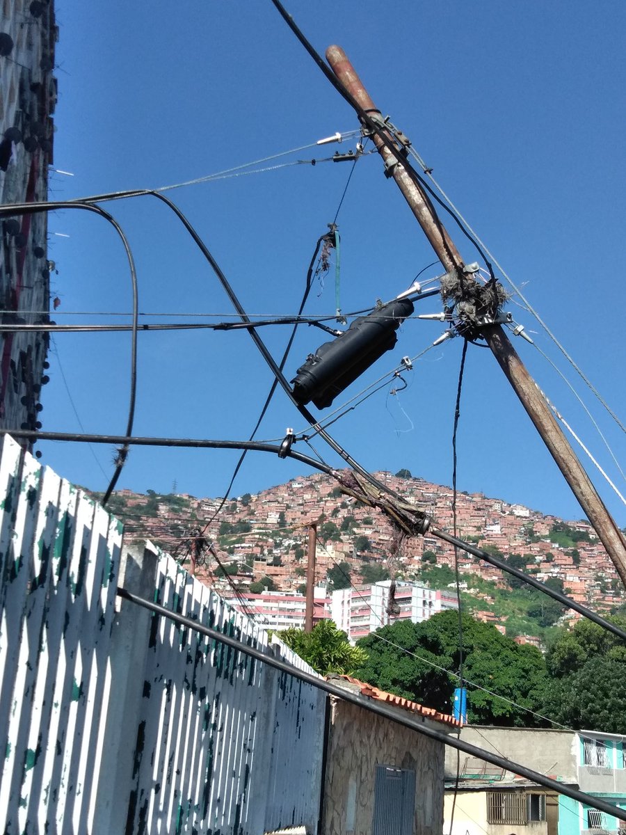 <a href="/AlAireVTV/">Al Aire VTV</a> desde Propatria los Bloque 1,2,3,4,5 sin servicio de Cantv se requiere el apoyo  ya tenemos más de un mes