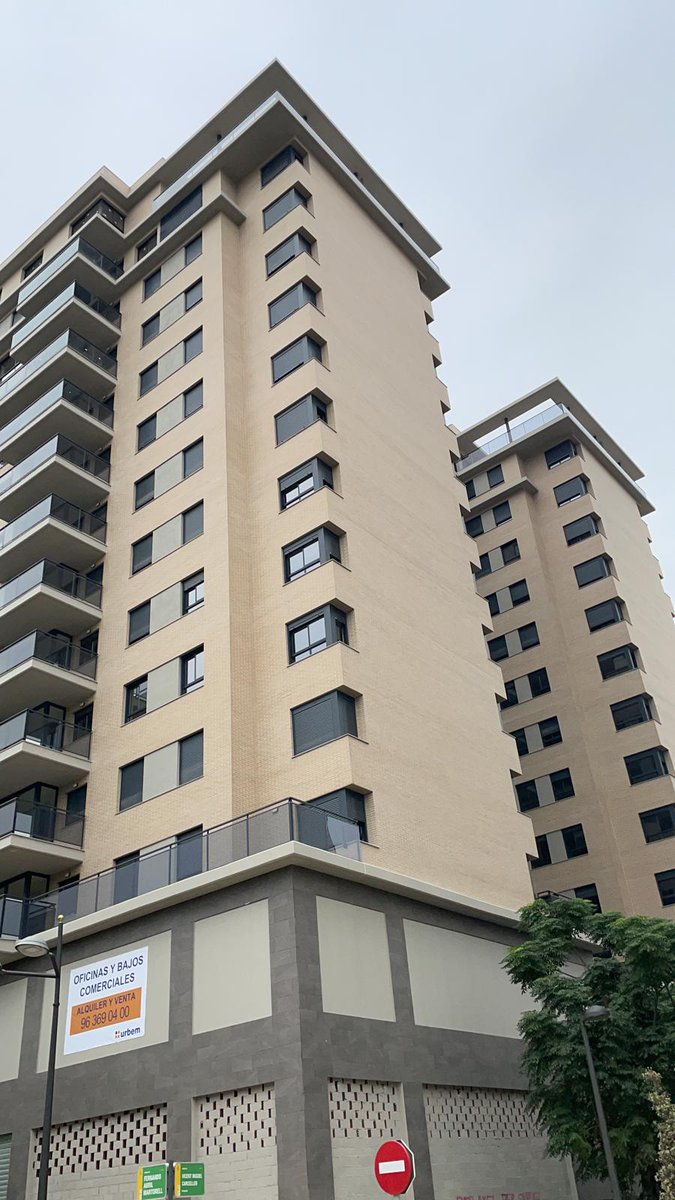 Bajos comerciales y entresuelo disponible en alquiler y venta en edificio de nueva construcción en bulevar Sur, frente Nueva Fe. Si no quieres quedarte sin tu local en una de las mejores ubicaciones de Valencia, contacta con nosotros.
96 369 04 00-- 610 58 75 65-- ventas@urbem.es