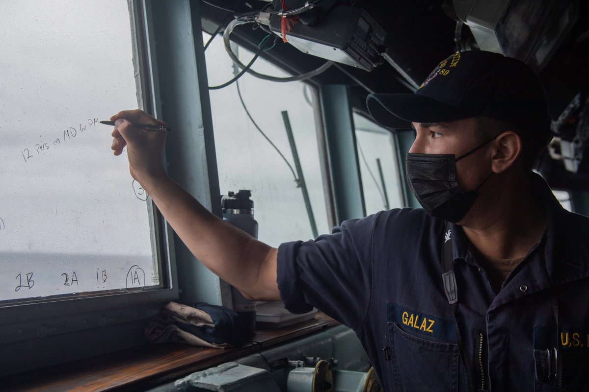 Trained and #AlwaysReady ⚓ 🌊 

#USNavy's guided-missile destroyer #USSMustin (DDG 89) conducts interoperability exercises in the Pacific Ocean to build capacity among #NavyPartners.

 📷 Mass Communication Specialist 2nd Class James S. Hong