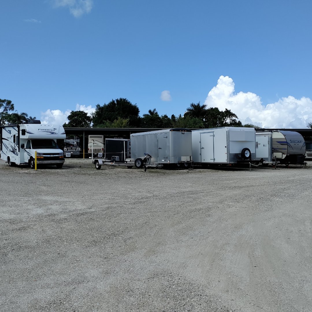 PCStorageFL's tweet image. Bring your RV at People’s Choice RV &amp;amp; Boat Storage for safe, secure parking storage -- we&apos;ve got the best rates in town! 🇺🇸

➡️ Visit the link in bio to get started!

#puntagorda #puntagordafl #puntagordaflorida