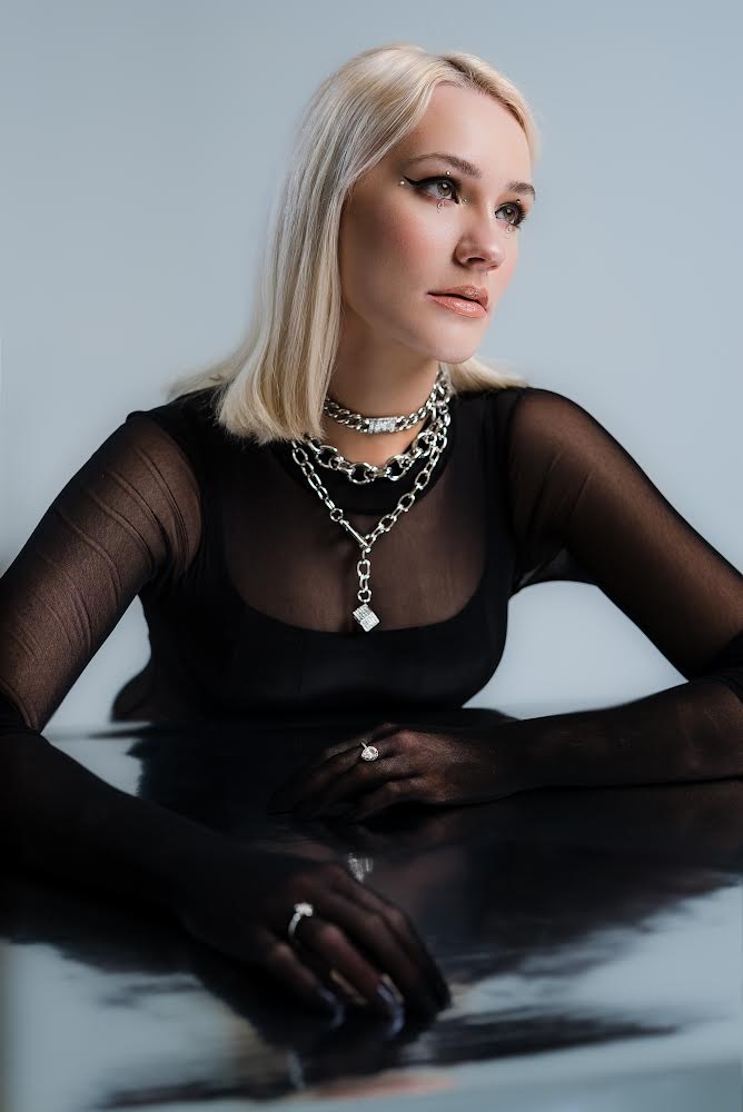 Scottish pop princess Kirsty Grant is back with her second EP, Chain Reaction, and we are quite pretty thrilled. <a href="/kirstyvgrant/">Kirsty Grant</a>

Read more now: tmrwmagazine.com/features/music…