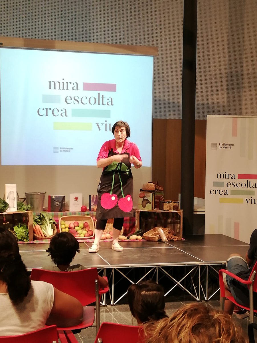 🔸Per fi sabrem Quan? Com? Amb qui? A comprar o a vendre?
La <a href="/RosaPinyol/">Rosa Pinyol</a> ens explica que fa la masovera🍒 a l'#horaldelconte de l'#AntoniComas!
#bibliosmataró #lapompeu #infantil #activitats <a href="/CulturaMataro/">Cultura Mataró</a> <a href="/bibliotequesXBM/">BibliotequesXBM</a> <a href="/BibliosMaresme/">BibliosMaresme</a> <a href="/bibliotequescat/">Biblioteques</a> @Qfemalesbiblios