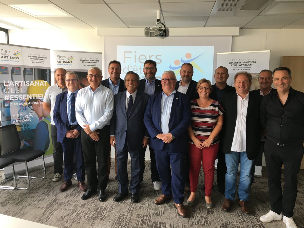 FDA_AURA's tweet photo. [Elections #CMA] Présentation de la liste Fiers d'être Artisans AURA, menée par @vincent_gaud
Projet porté par les #artisans pour les artisans d'Auvergne-Rhône-Alpes
Parmi les priorités @FDA_AURA: renforcer l'artisanat &amp; la formation,investir dans les territoires &amp; l'innovation.. https://t.co/WlpqWVlRLO