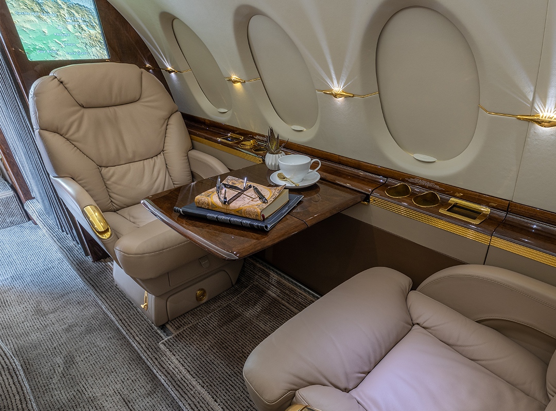 WorldwideJet's tweet photo. A little mid-flight coffee + reading spot ✨ #WorldWideJet #COVIDClean #PrivateJet ⁠
⁠
#PrivateJetTravel #LuxuryTravel #PrivateCharter #JetLife #WorldWideJoy https://t.co/8lVTjZsZjZ