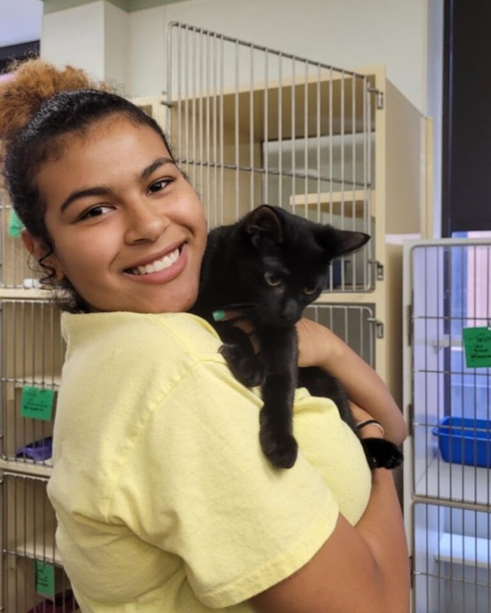 VTI_Pittsburgh's tweet photo. We love seeing our students grow bonds with the animals they take care of! Here is Kassandra and Norman-- who she plans to adopt 😊 #ACareerThatLovesYouBack https://t.co/sGnPxoivEm