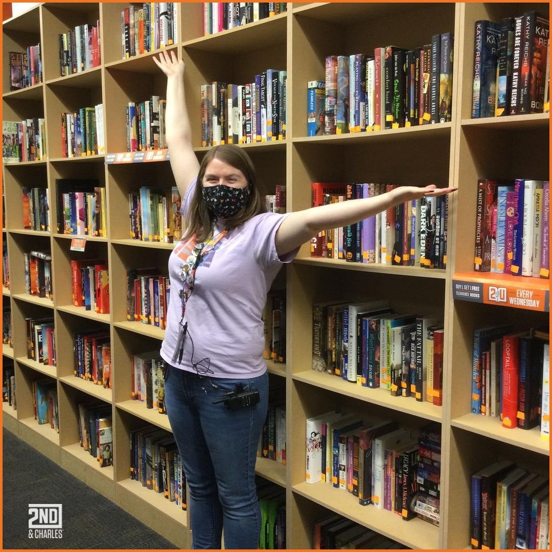 2ndandcharles's tweet image. Hurry in and enjoy BUY 1, GET 1 FREE on all clearance books at your #2ndandCharles! This deal is only good today! #2ForU