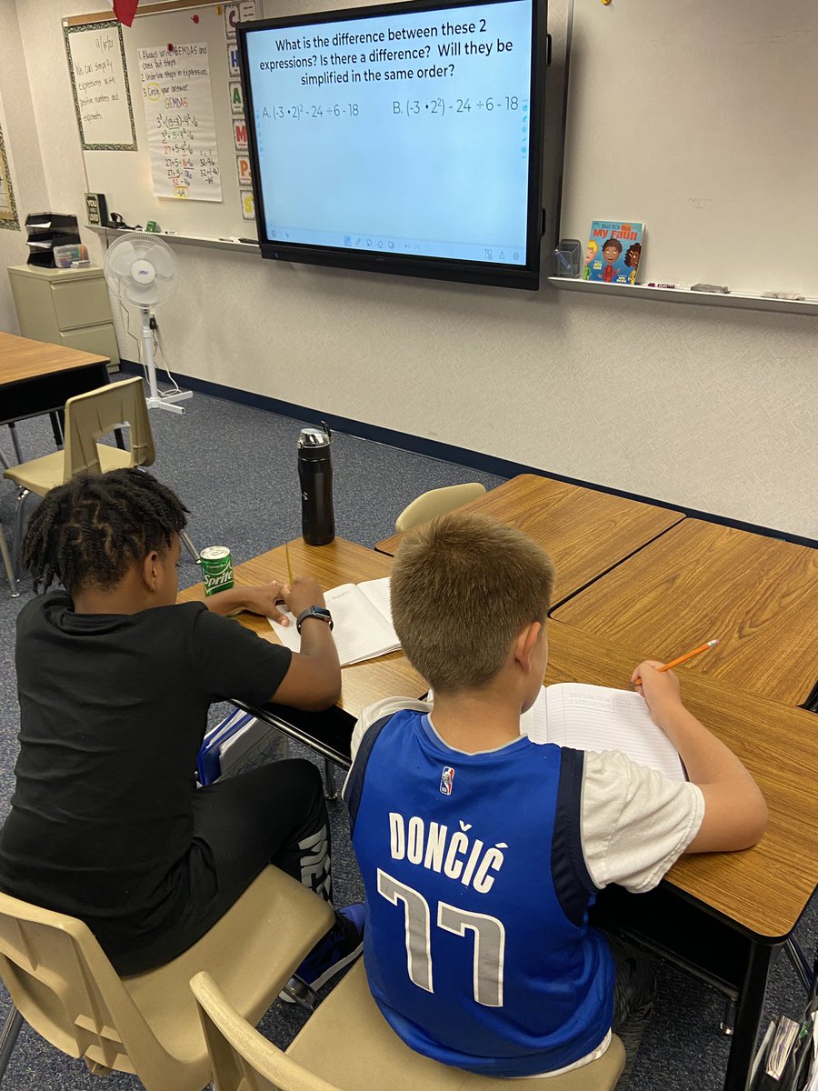 kelly_m2483's tweet photo. ❤️Love❤️ all the math talk that is happening this morning. Learning math by communicating with our peers. 🙌🏼 @rountreerr @Allen_ISD #6grade https://t.co/YJMIH6Wtmk