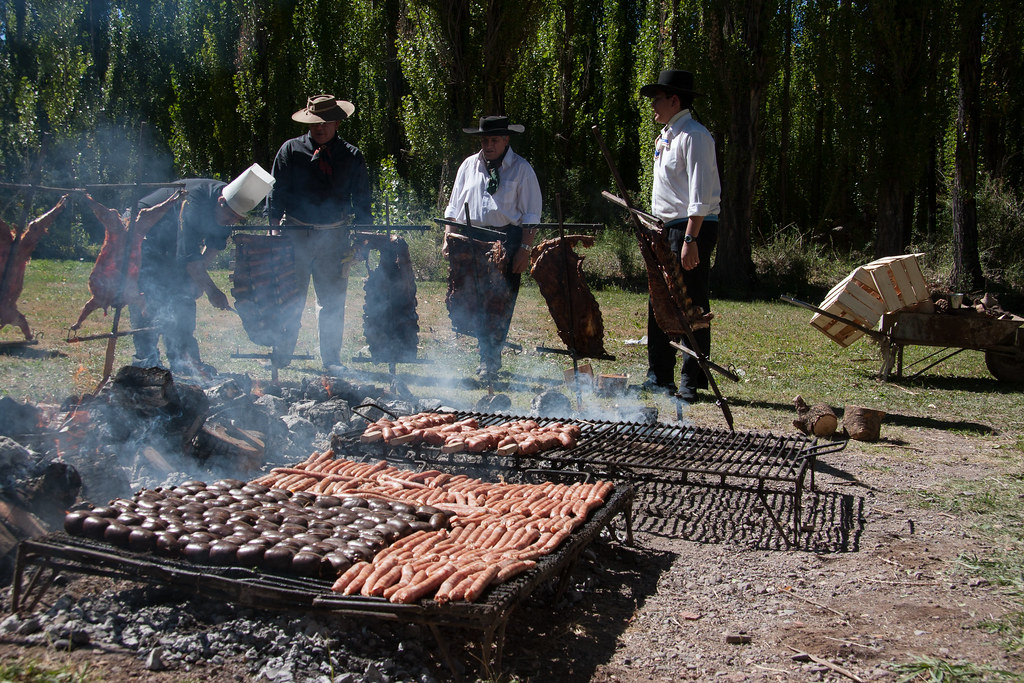 Explore345's tweet photo. Take Home - Friday September 17th - 4pm to 6pm pick-up - https://t.co/l0kaLG7960 #TakeUsHome #OnlyAtExplorers #FullFlavourFood #WinesOfTheWorld #Asado #Argentino @Midland @MidlandON @HeartofGBay @RTO7Connection #BruceGreySimcoe https://t.co/afGGJ6dz6U
