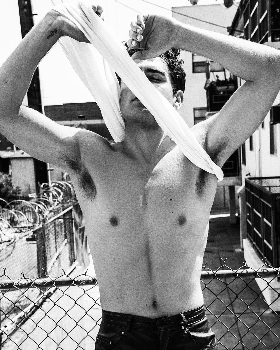 famouspits's tweet photo. #PerfectPits https://t.co/bc91K8Ff0Y