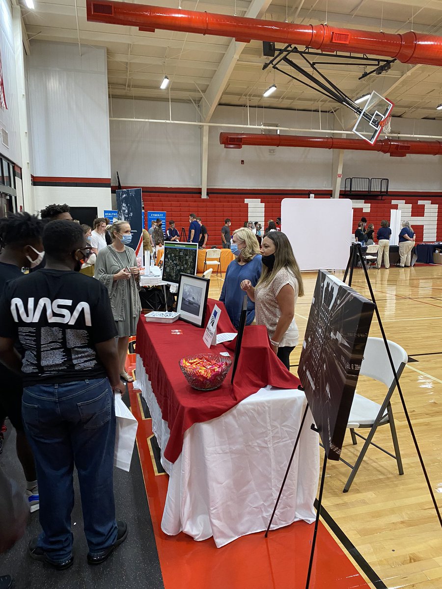 KaciQuails's tweet photo. 2021 Lawrence County Career Connections Expo #lcsmoves https://t.co/t87nS2Lu0L