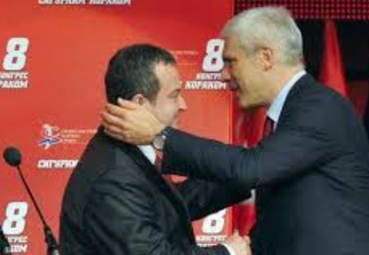 StajaPoUgovoru's tweet photo. ĆUTI I GLOĐI DŽOLOGANJU MAJMUNE 😃😃😃
#BudućnosNeMožeDaČeka
#200000RadnihMesta
#NemaPovratkaU90te
#MacMacMac https://t.co/VvpHvbfY9l