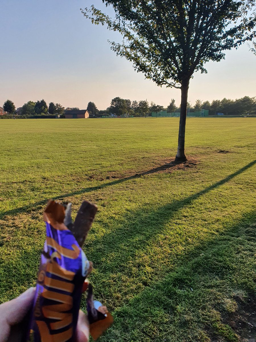 ChurchArmy's tweet photo. walk to church for a celebration tonight. Stopped for a cheeky snack and evening prayer #CATakeover https://t.co/gbwIWUCJsI