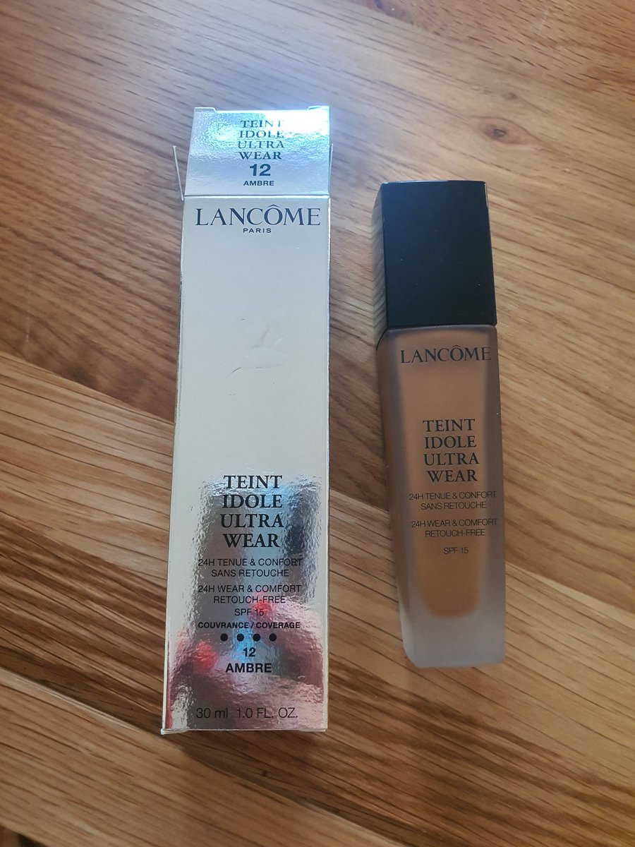 Charlie_MA_Dean's tweet photo. @LancomeUK  decided to give you another try after the last disasters. This time I have been sent the wrong product... I ordered 010 beige porcelain,  you sent me this!! https://t.co/bsgtVKWdLK