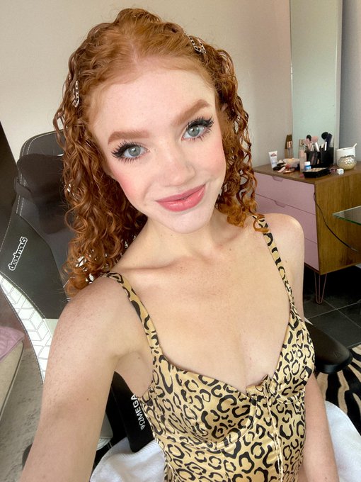 I&rsquo;lol be going 🐆LIVE🐆 on chaturbate pretty soon!   Hit the link below to join me right meow 😼🐱  https://t<a href="/tag/newprofilepic"class="tags"><span>#newprofilepic</span></a>