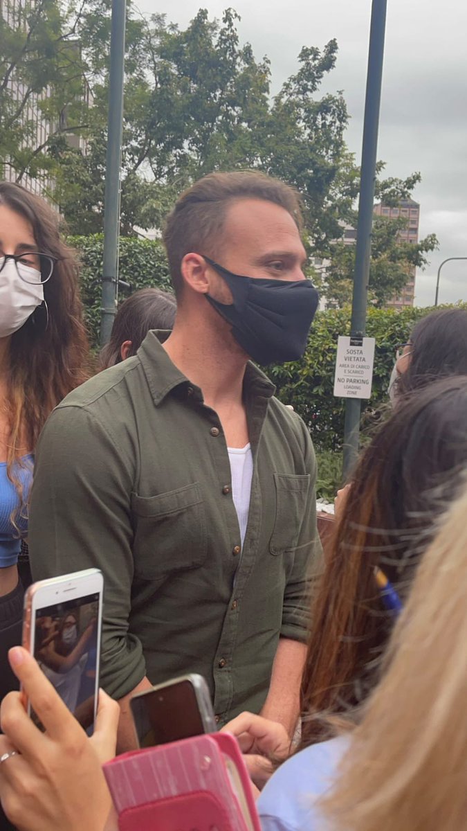 andreamaciog's tweet photo. Kerem te amo ojalá que en algún momento nos crucemos, pueda conocerte 😭😭😭❤️ ojalá venga a latam.. Yo sería feliz con eso al menos @KeremBursin

#KeremBürsin https://t.co/Qw6P3PBOw0