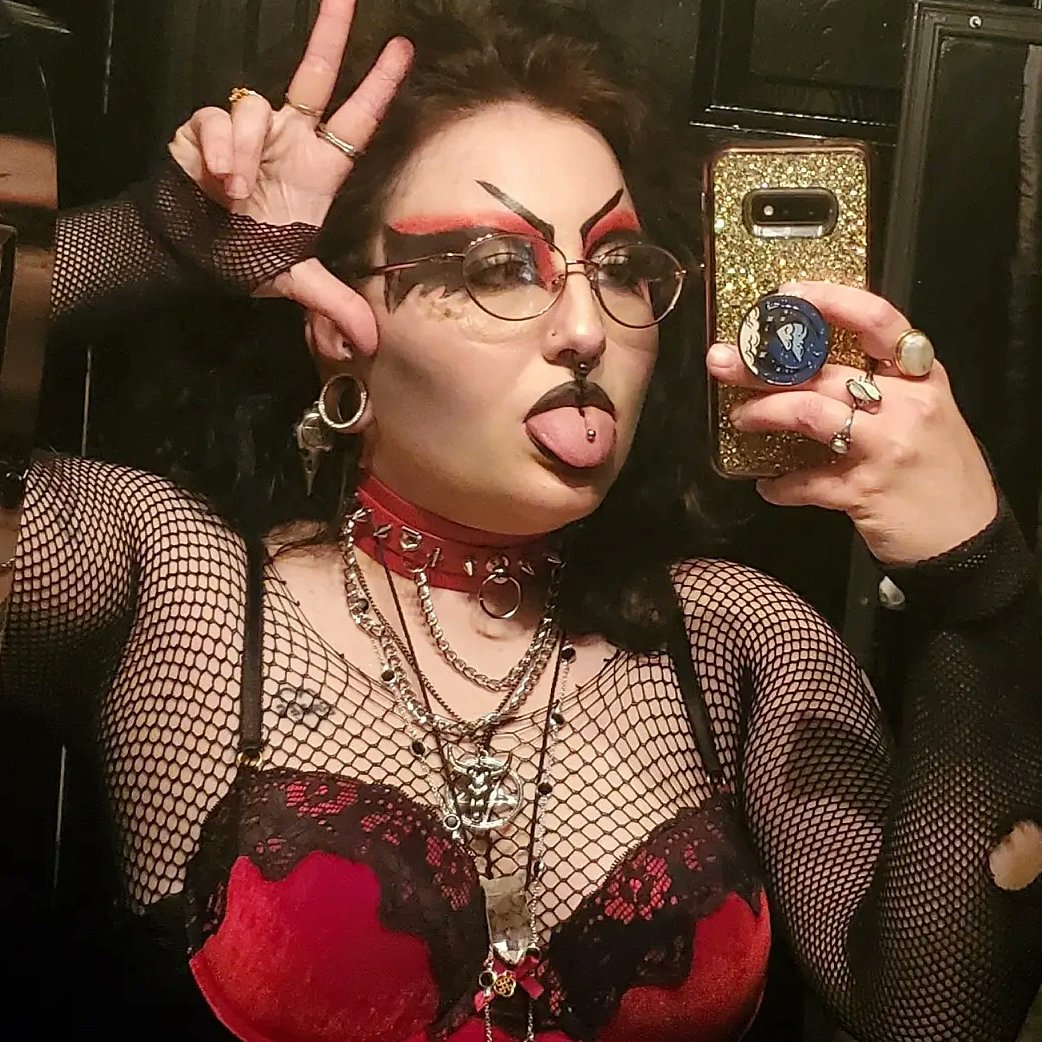 yippee ki yay (lesbostarscream) Twitter