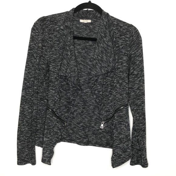 dancscer's tweet photo. So good I had to share! Check out all the items I'm loving on @Poshmarkapp from @hasty_damian #poshmark #fashion #style #shopmycloset #maurices #rmrichards: https://t.co/ld9ztS0qzB https://t.co/TNfvvVcTrX