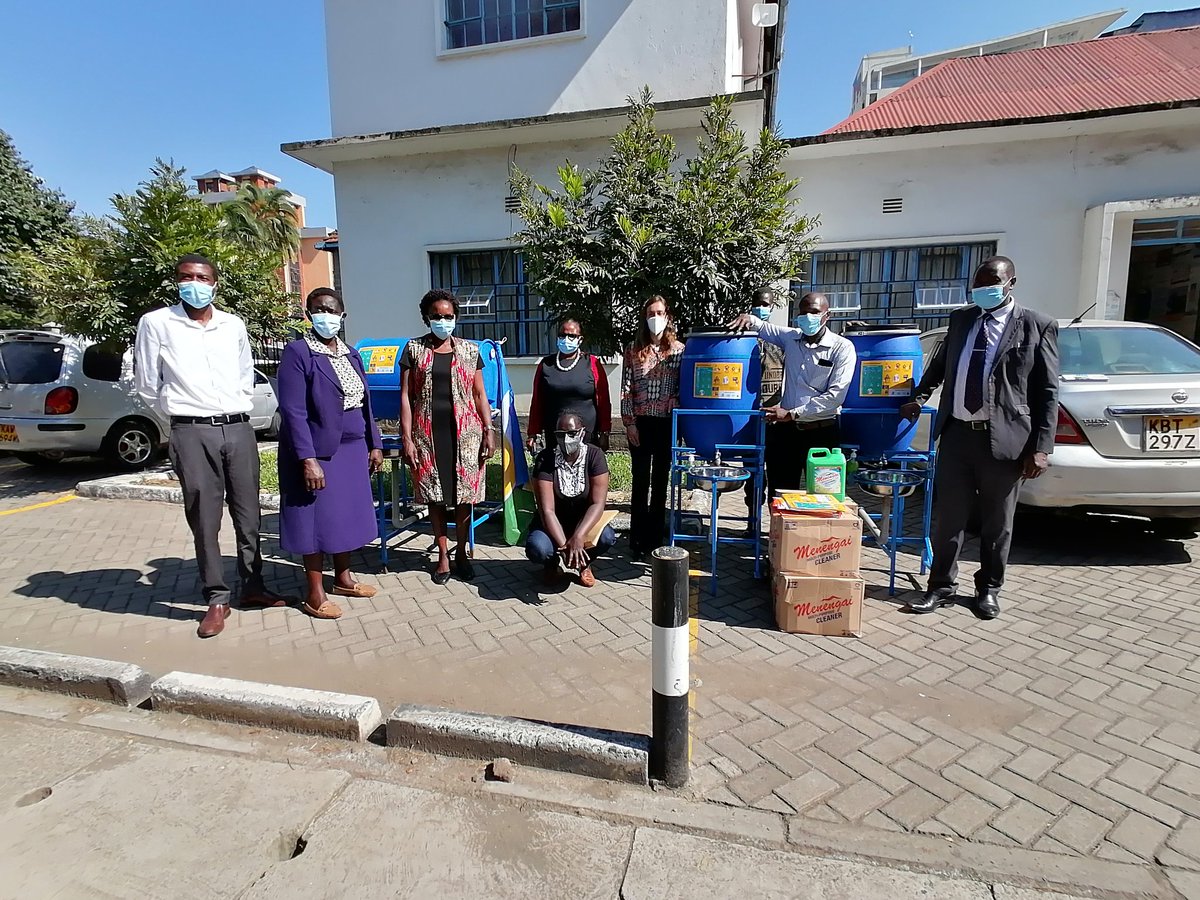 ReinildeEppinga's tweet photo. @NakuruCountyGov flagging off distribution of handwashing facilities #WashYourHands #WASHFirst #pamojatuangamizacorona @NakuruCSOs @SNV_WASH https://t.co/2fBXdN7qib