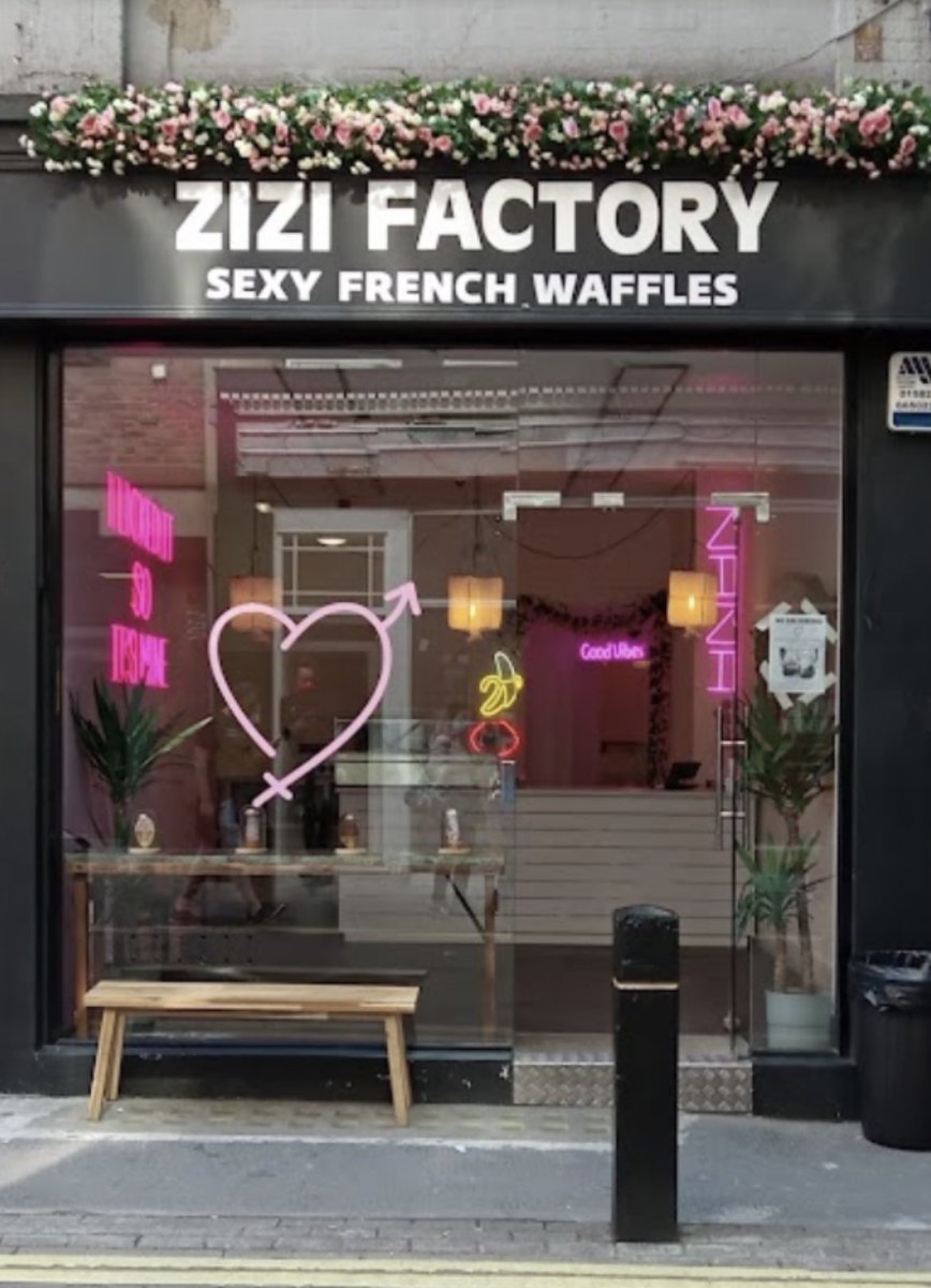 Buddy55uk's tweet photo. So if you’re feeling hungry and you like waffles treat yourself #coventgarden #zizifactory what would you have off the menu? https://t.co/5fklo0mJaK
